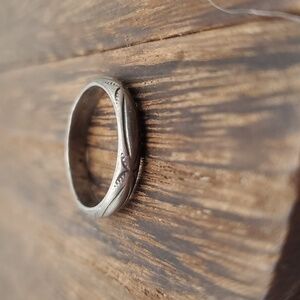 Size 5 sterling silver solid ring R565